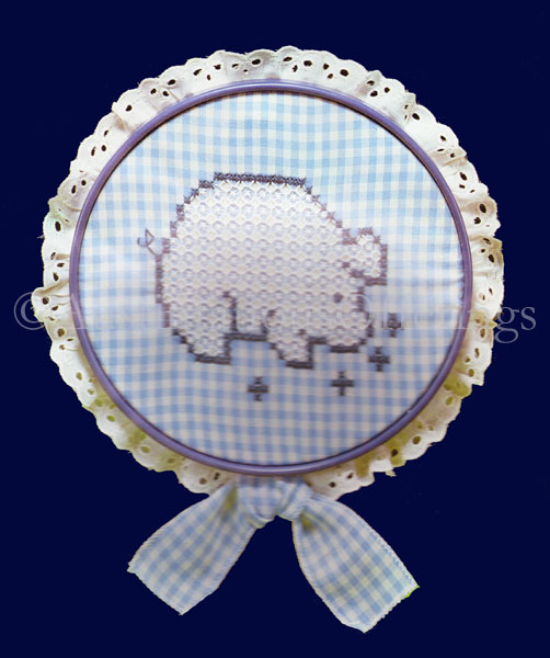 Blue Gingham Check Le Pig Crewel Embroidery Kit Beginner