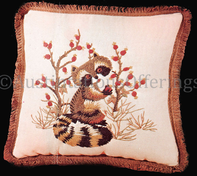 Rare LeeWards Raccoon Gathering Berries Crewel Embroidery Kit