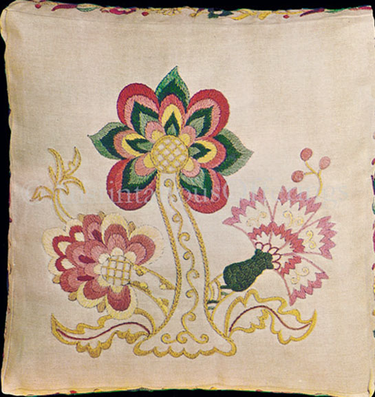 Rare Williamsburg Jacobean Crewel Embroidery Gusseted Pillow Kit
